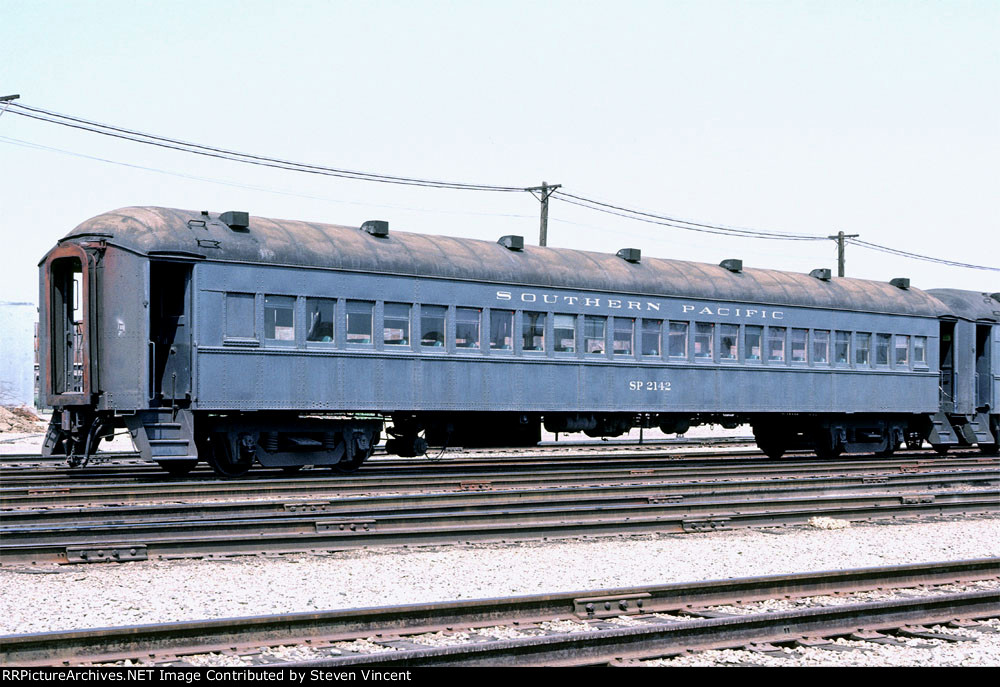 Southern Pacific commuter coach #2142